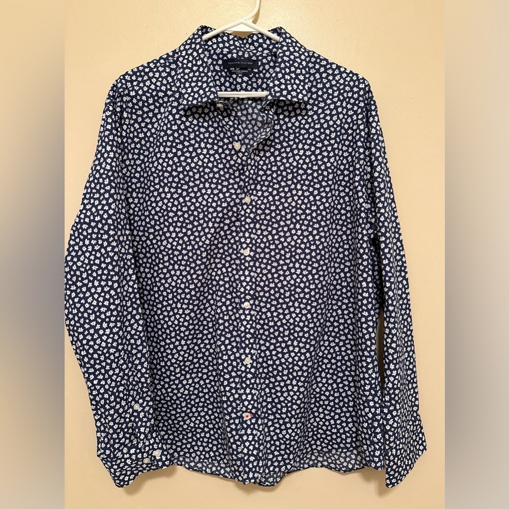 Tommy Hilfiger Men’s Untucked Button Down -‎ Size XL